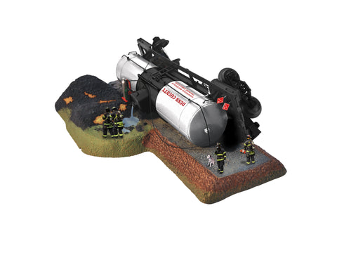 Lionel # 2229260 Firefighter Tank Car Accident Training