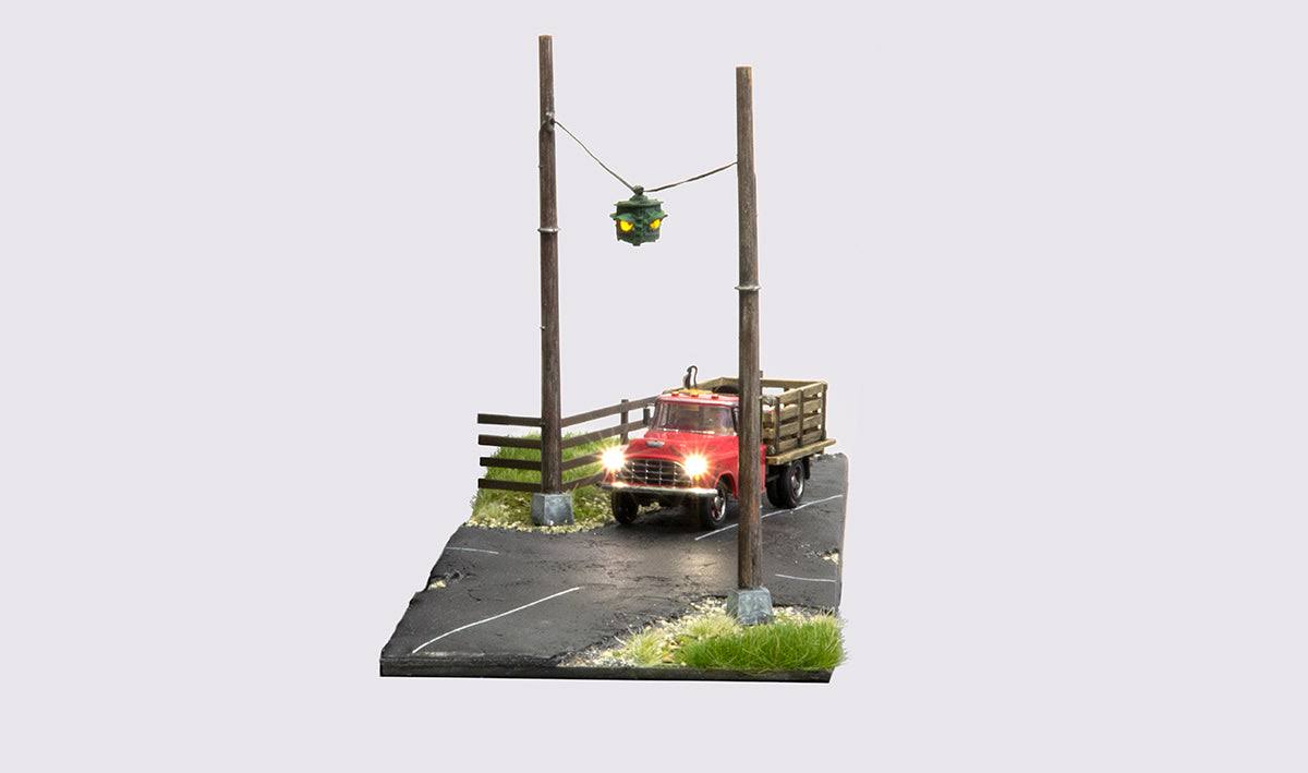 Woodland Scenics # JP5665 Suspended Flashing Traffic Lights