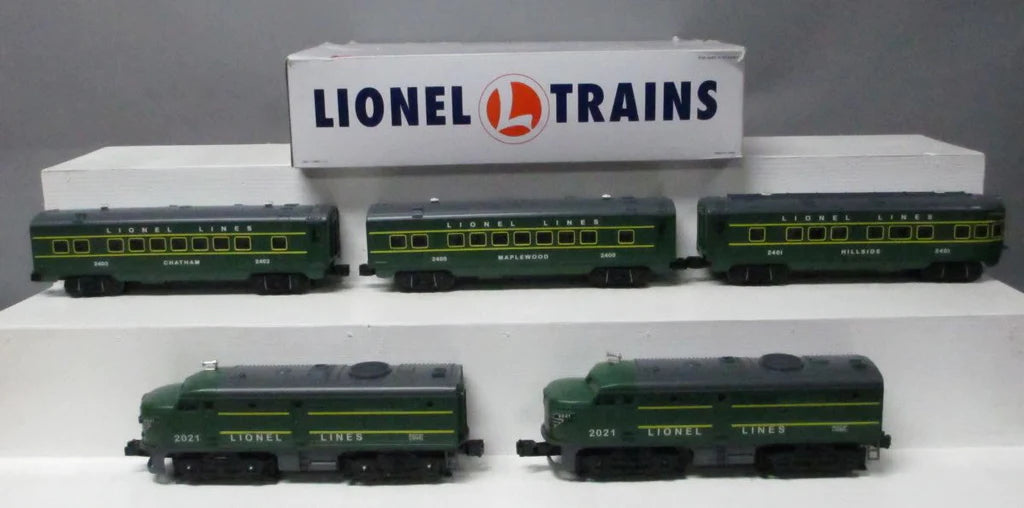 Lionel # 82726 Postwar Green Also FA O Gauge Diesel Passenger Set